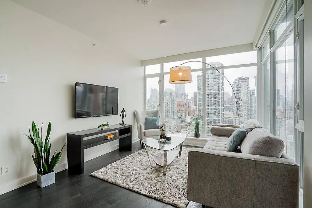 Modern Downtown Apartment With Water Views バンクーバー カナダ